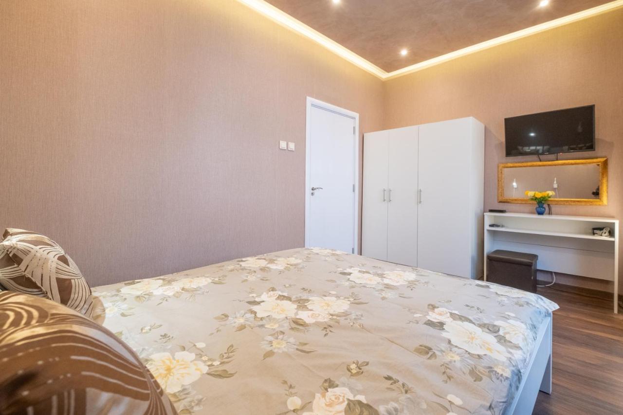 Feel Sofia - One Bedroom Apartment Next To Russian Square Eksteriør billede